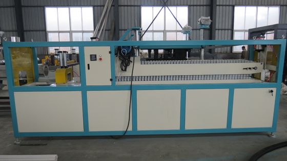 PE는 7 또는 9 구멍 통신 관로관 압출기 기계와 매화꽃 그릴 튜브에 구멍을 냈습니다